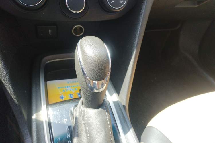 Used Chevrolet Monza 2022 320 Automatic Enjoyment Sunroof Version Gear Lever