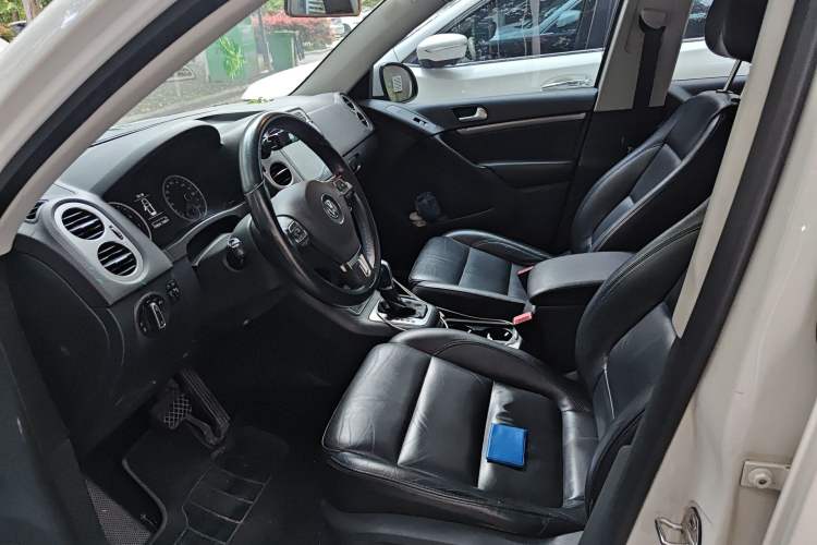 Used Volkswagen Tiguan 2015 1.8TSI Automatic Two-Wheel Drive Comfort Edition Left Front Seat