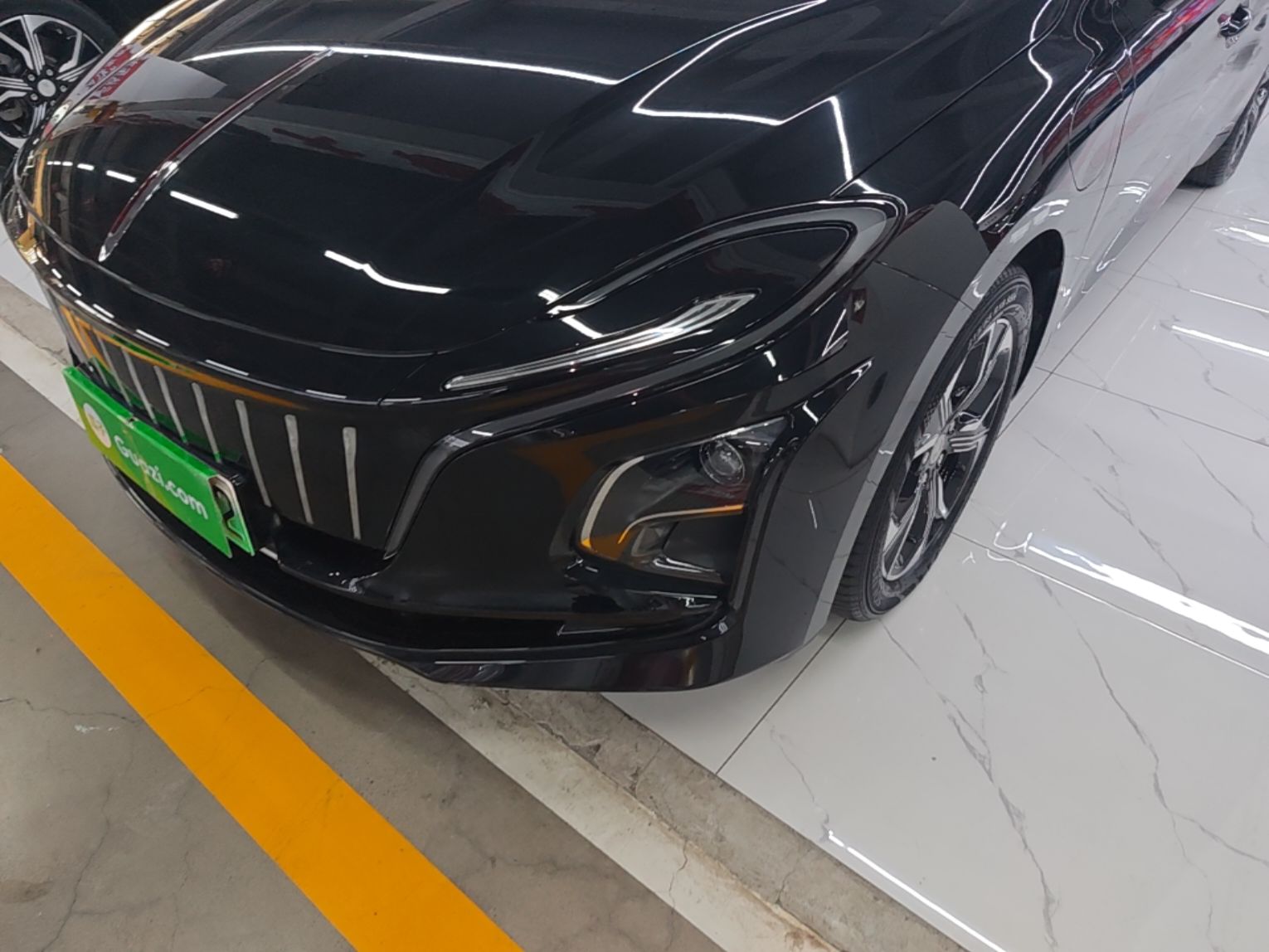 Hongqi E-QM5 2023 Revised Version Basic Travel Edition — снимка 8
