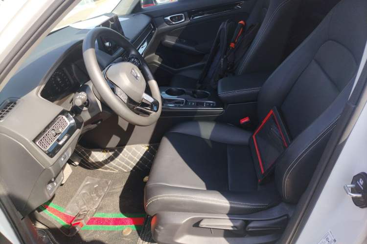 Used Honda Civic 2022 240TURBO CVT Dynamic Edition Left Front Seat