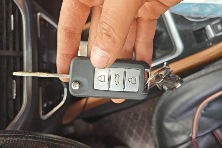 Used Zotye T300 2017 1.5L Manual Luxury Model Vehicle Key