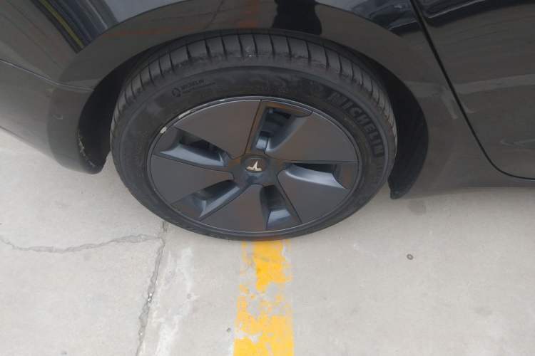 Used Tesla Model 3 2022 Rear-Wheel-Drive Version Right Rear Wheel Hub