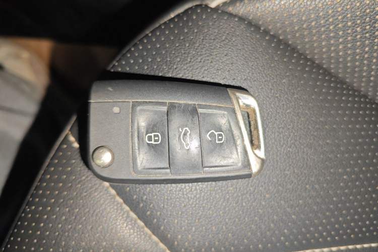 Used Volkswagen Tiguan L 2022 330TSI Automatic Two-Wheel Drive Smart Edition