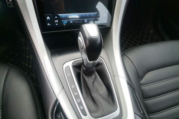 Used Ford Mondeo 2013 1.5L GTDi180 Fashion Edition Gear Lever