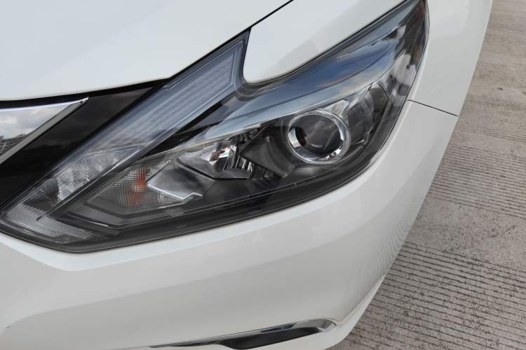 Used Nissan Teana 2016 Revised Version 2.0L XL Comfort Edition Left Front Headlight