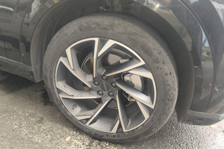 Used Lynk & Co 09 2021 2.0T Halo Seven-Seater
