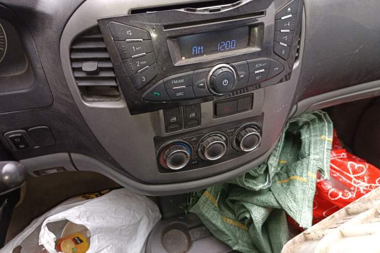 Used FORTHING Lingzhi 2013 M3 1.6L 7-Seater Comfort Model
