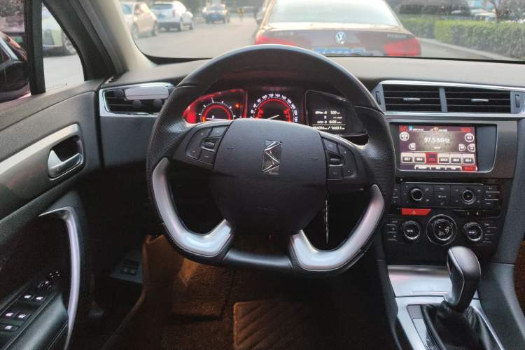 Used DS 6 2016 1.6T Luxury Edition THP160