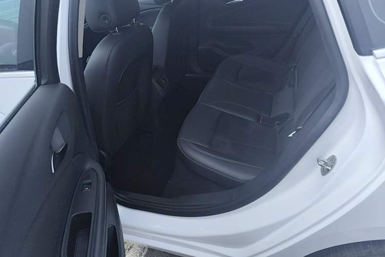 Used Buick Verano 2019 Sedan 20T Dual-Clutch Elite Model

