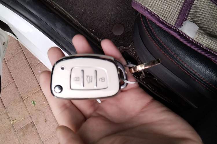 Used Hyundai Verna RV 2017 1.4L Automatic Cool Edition GLS China V Emission Standard
