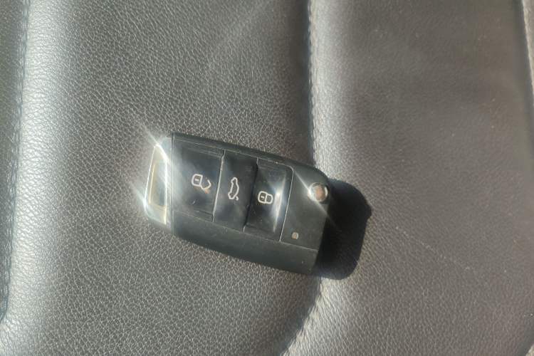 Used Volkswagen Tiguan L 2017 330TSI Automatic Two-Wheel Drive Comfort Edition Vehicle Key