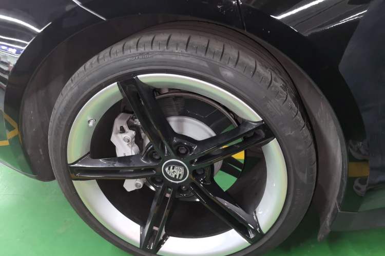 Used Porsche Taycan 2020 Taycan Right Rear Wheel Hub