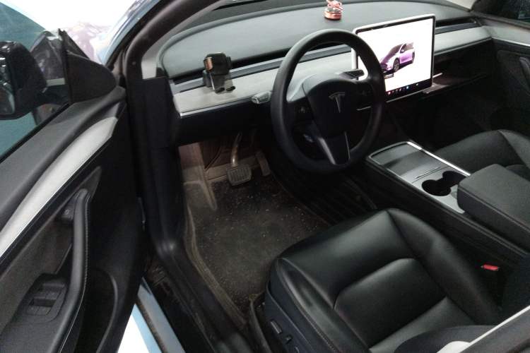 Used Tesla Model Y 2023 Rear-Wheel-Drive Version