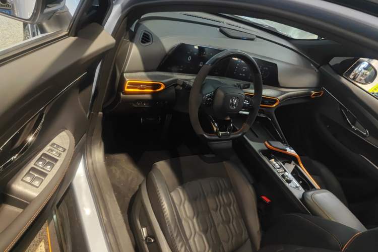 Used CHANGAN UNI-T 2022 1.5T Sport Edition Premium Version Driver Seat