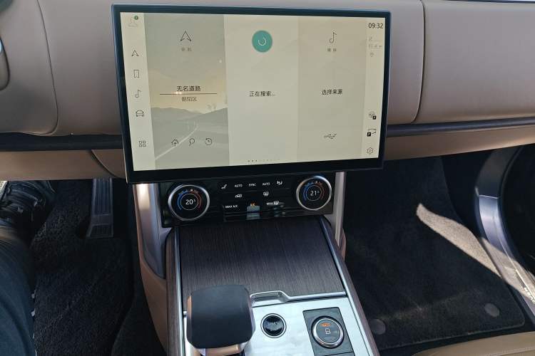 Used Land Rover Range Rover 2023 3.0 L6 400 PS Extended Long-Wheelbase Version