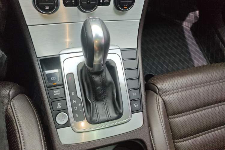 Used Volkswagen FAW-Volkswagen CC 2016 1.8TSI Luxury Model Gear Lever