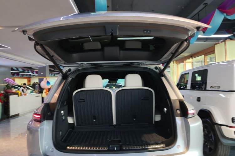 Used Li Auto L8 2024 Ultra Model