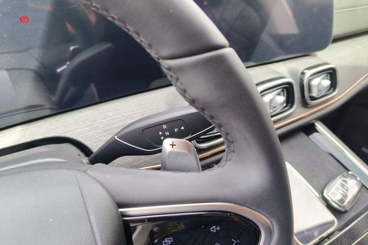 Used Chery Tiggo 9 2023 2.0T Dual-Clutch Two-Wheel Drive Luxury Edition 7 Seats Gear Lever