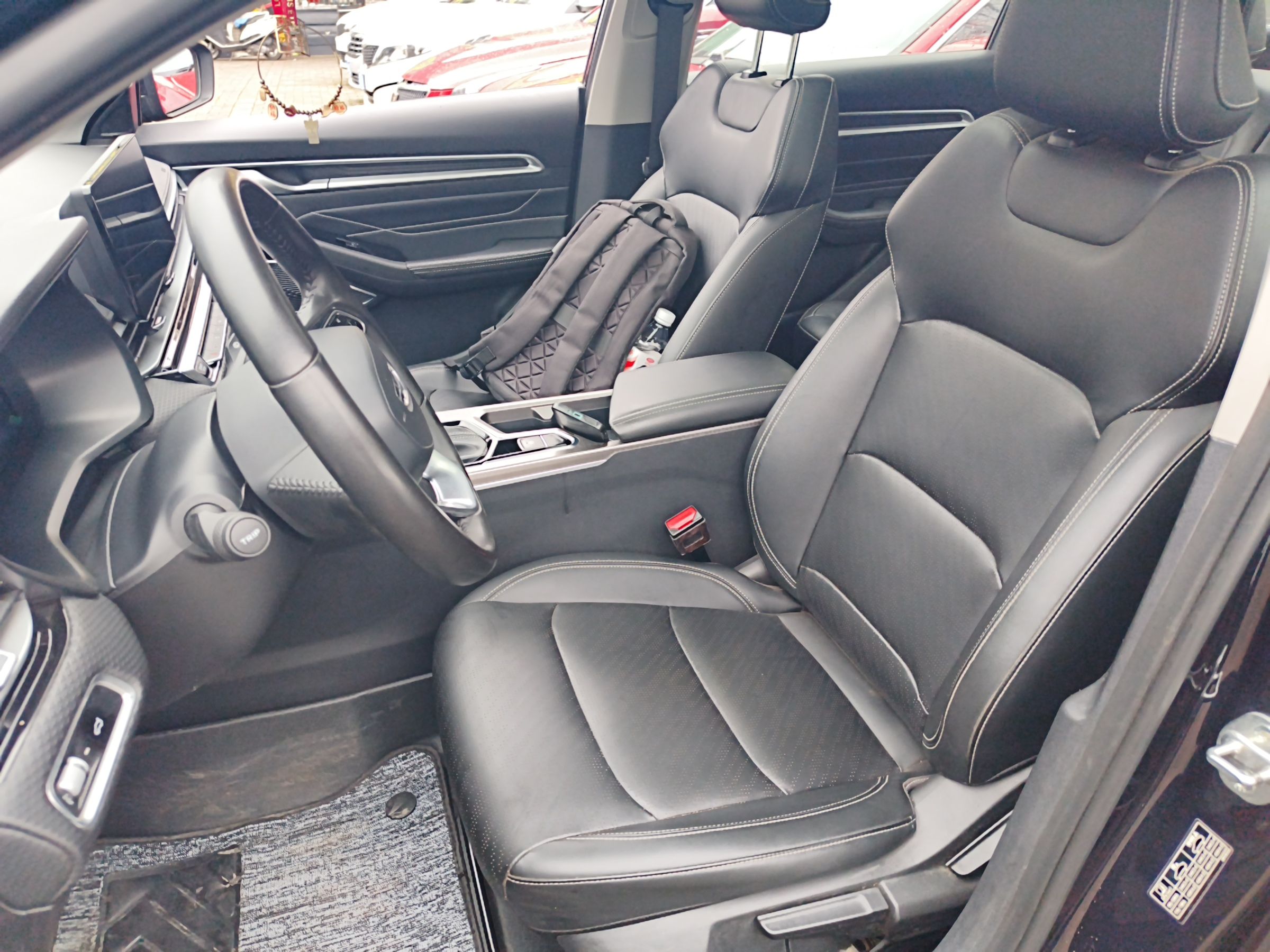 Переднее сиденье в автомобиле