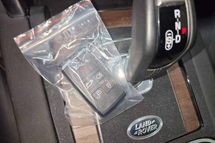 Used Land Rover Discovery Sport 2020 249 PS R-Dynamic Performance Tech Edition 5 Seats Vehicle Key