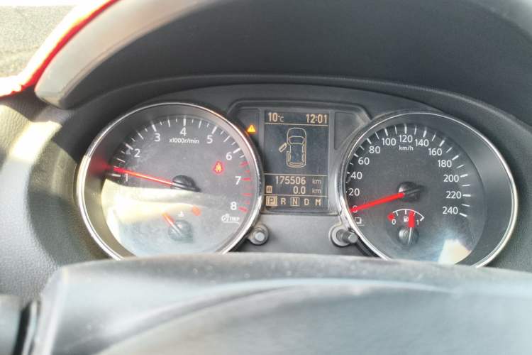 Used Nissan Qashqai 2012 2.0 XV LE CVT 2WD Odometer Close Up