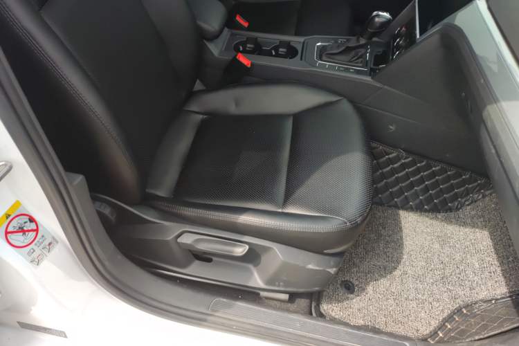 Used Volkswagen Lamando 2017 230TSI DSG Fashion Edition
