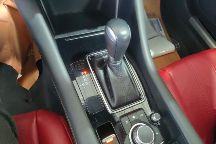 Used Mazda Atenza 2020 2.0L Blue Sky Fashion Edition
