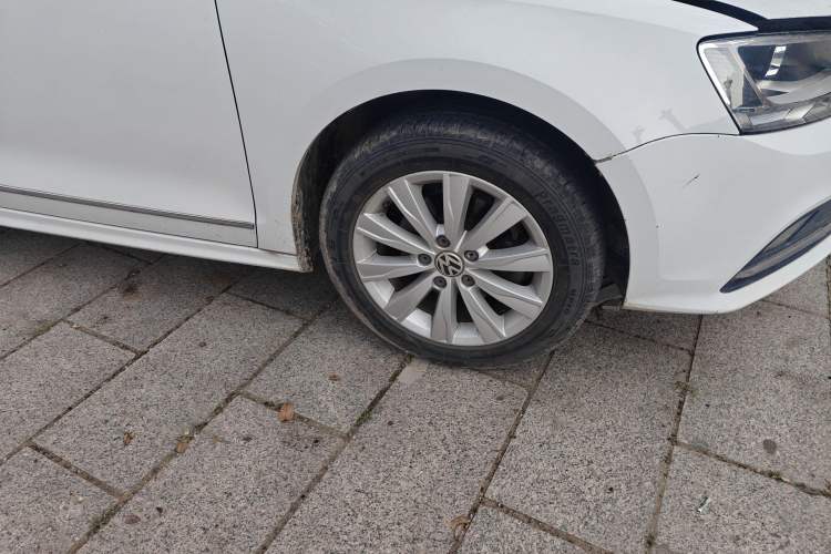 Used Volkswagen Sagitar 2015 1.6L Manual Comfort Model