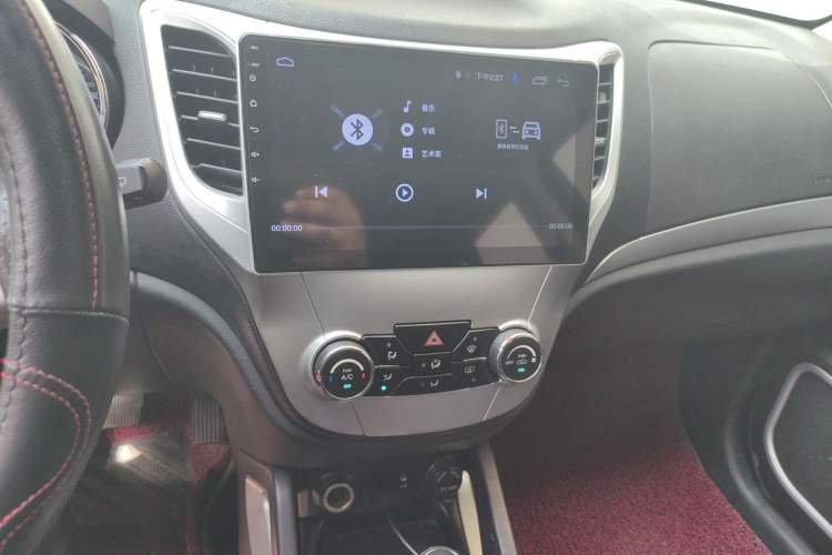 Used CHANGAN CS35 2015 1.6L Automatic Luxury Model China IV Standard
