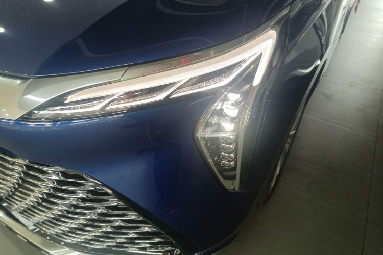 Used Buick Century 2025 2.0T Seven-Seater Yinshi Edition Left Front Headlight