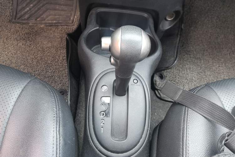 Used Nissan March 2010 1.5L Automatic Easy-Style Version Gear Lever