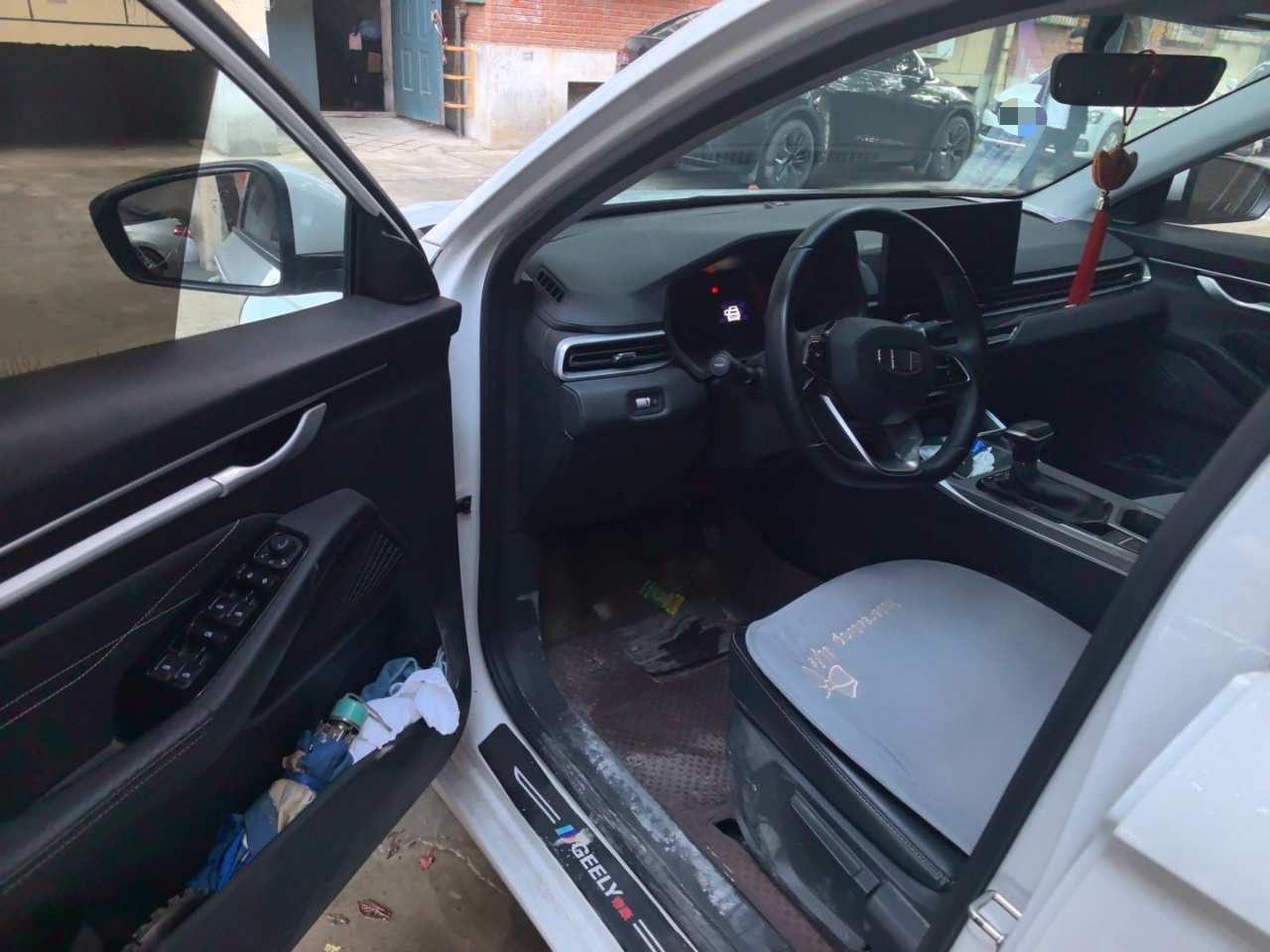 Geely Auto Emgrand 2025 4th Generation 1.5L CVT Longteng Edition — снимка 16