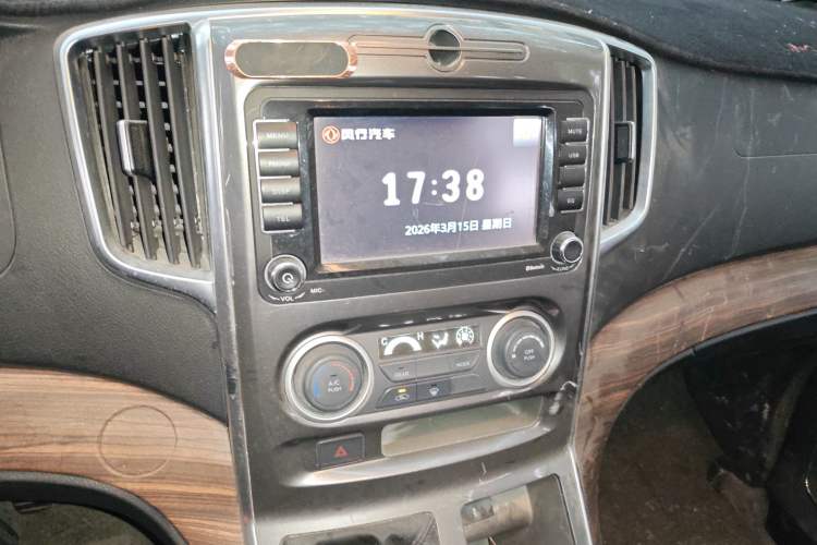 Used FORTHING Lingzhi PLUS 2021 Travel Edition 2.0L Manual Luxury 7-Seater
