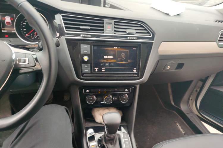 Used Volkswagen Tiguan L 2019 280TSI Automatic Two-Wheel Drive Panoramic Comfort Edition China V Standard Audio And AC Panel