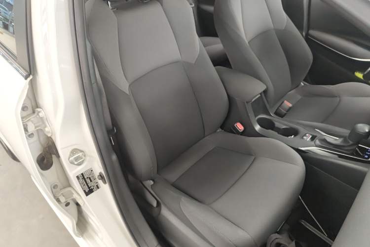 Used Toyota Levin 2019 Dual-Engine 1.8H E-CVT Tech Edition China VI Standard Right Front Seat