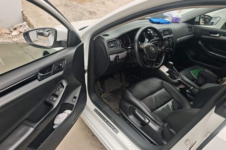 Used Volkswagen Sagitar 2018 1.6L Automatic Comfort Model Driver Seat