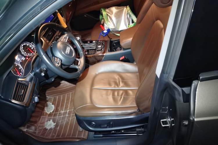 Used Audi A7 2013 50 TFSI quattro Comfort trim
