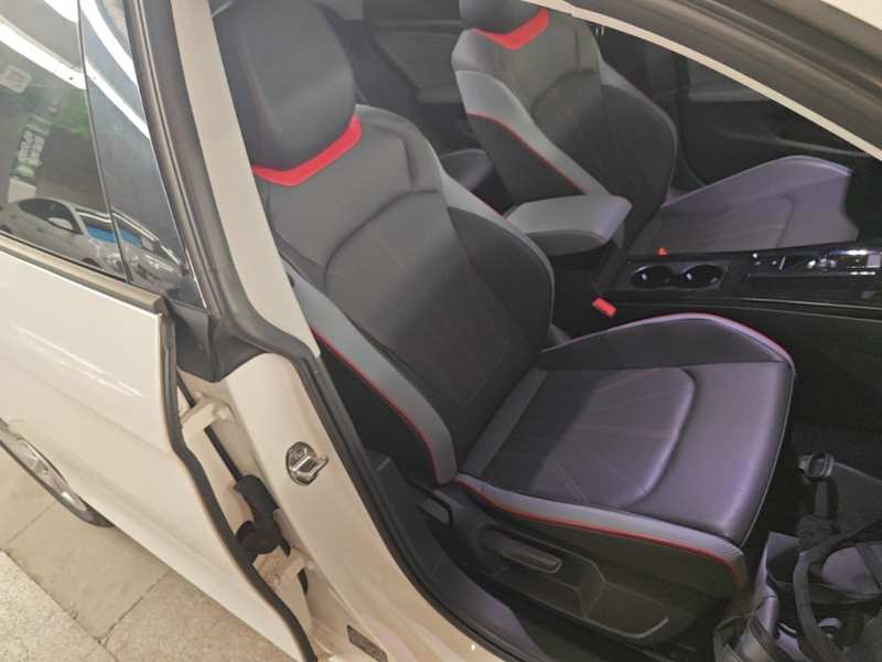 Used Volkswagen Lamando 2023 Lavida L 280TSI DSG Spicy Edition — 24