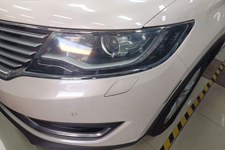 Used Lincoln MKX 2018 2.0T Two-Wheel Drive Deluxe Edition
