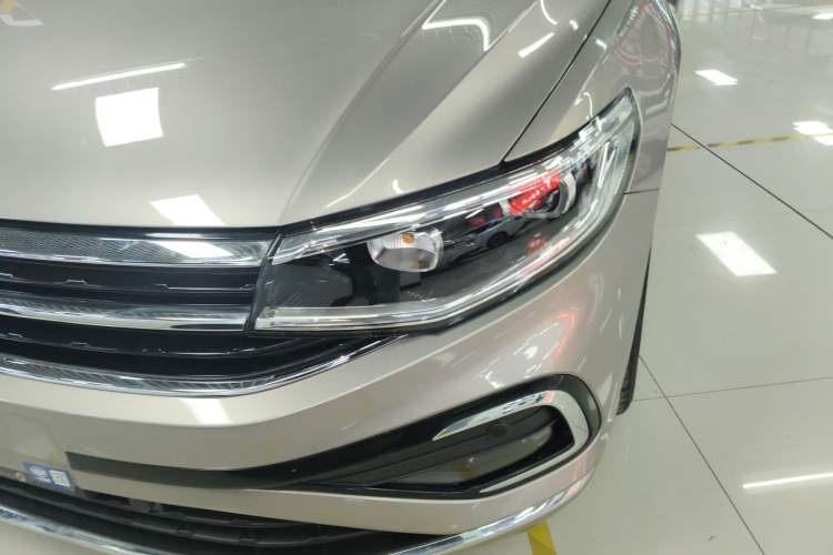 Used Volkswagen Bora 2023 300TSI DSG Prestige Edition Left Front Headlight