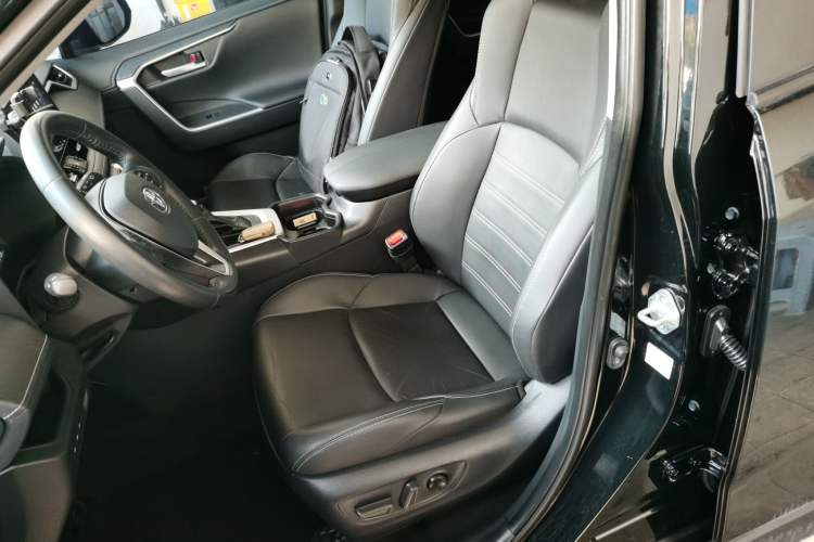 Used Toyota Wildlander 2023 2.0L CVT Two-Wheel Drive Luxury PLUS Edition
