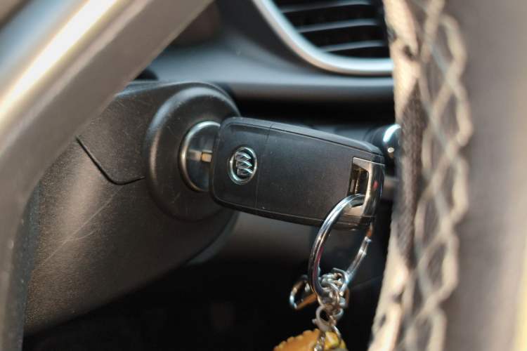 Used Buick GT 2019 18T Automatic Connected Elite Model China VI Standard Vehicle Key