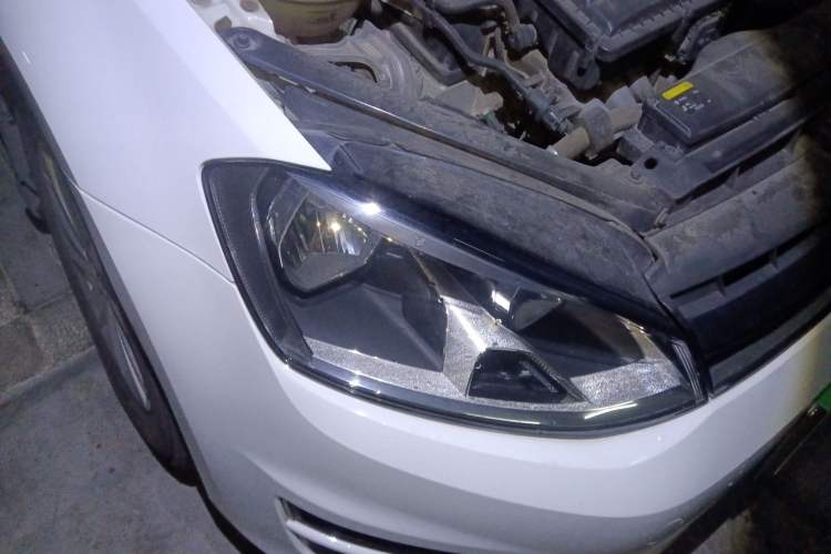 Used Volkswagen Golf 2015 1.6L Manual Fashion Edition
