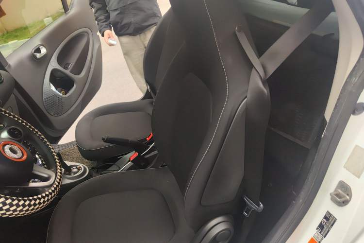 Used smart fortwo 2018 1.0L 52kW Hardtop Passion Edition China V Standard