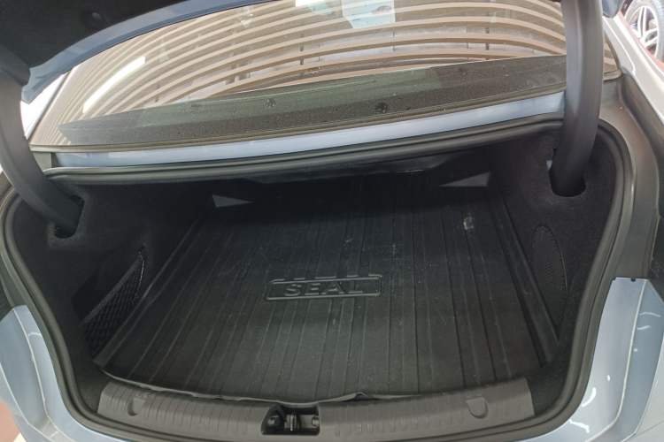 Used BYD Seal 2022 550 km Standard Range Rear-Wheel Drive Elite Version