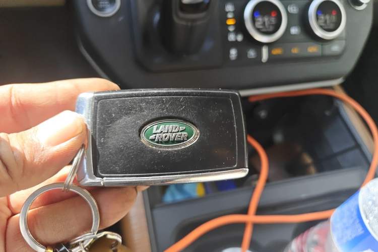 Used Land Rover Defender 2020 110 P400 HSE Vehicle Key