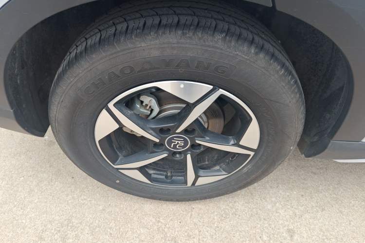 Used BYD Yuan UP 2024 401KM Leading Edition Right Rear Wheel Hub