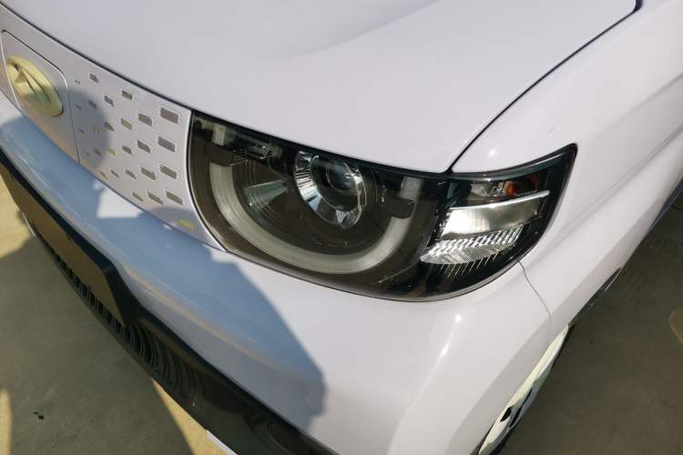 Used Chery New Energy QQ Ice Cream 2022 170km Sundae Phosphate Lithium-Ion