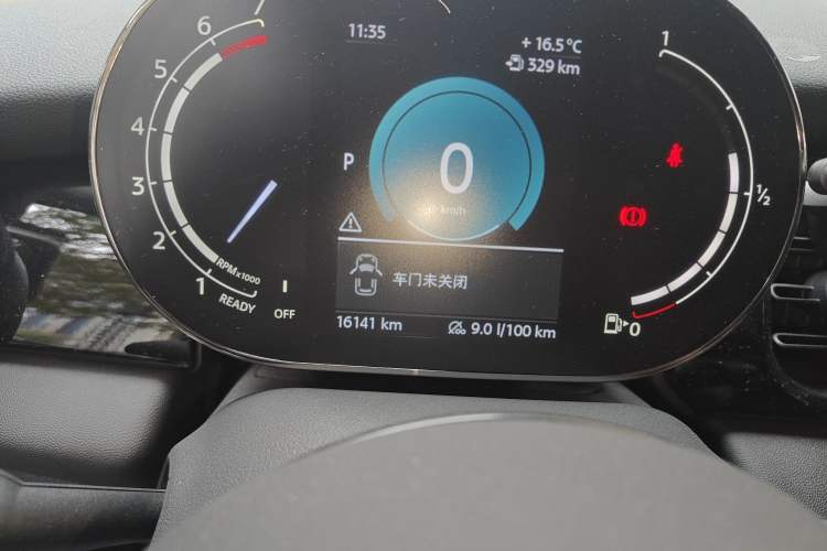 Used MINI 2023 Updated 1.5T COOPER Artist Five-Door Edition Instrument Cluster