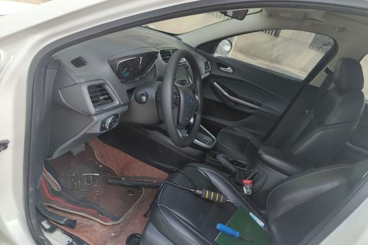 Used Ford Escort 2015 1.5L Automatic Fashion Model Left Front Seat